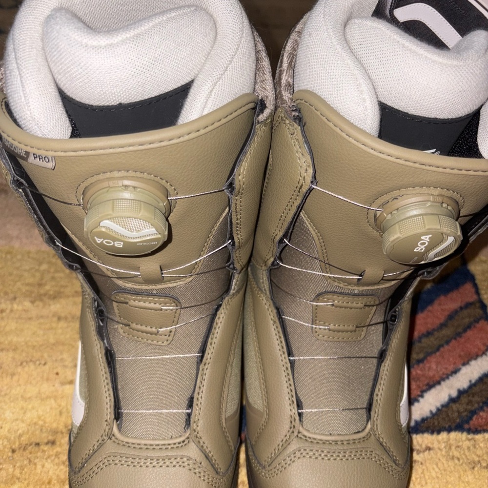 Vans Encore Pro Snowboard Boots - Women's
